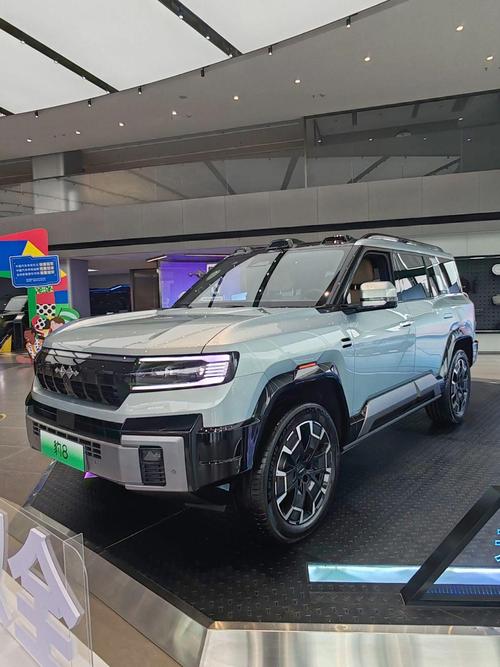 重庆24比亚迪方程豹硬派越野的爆款，英菲尼迪35周年与你共成长